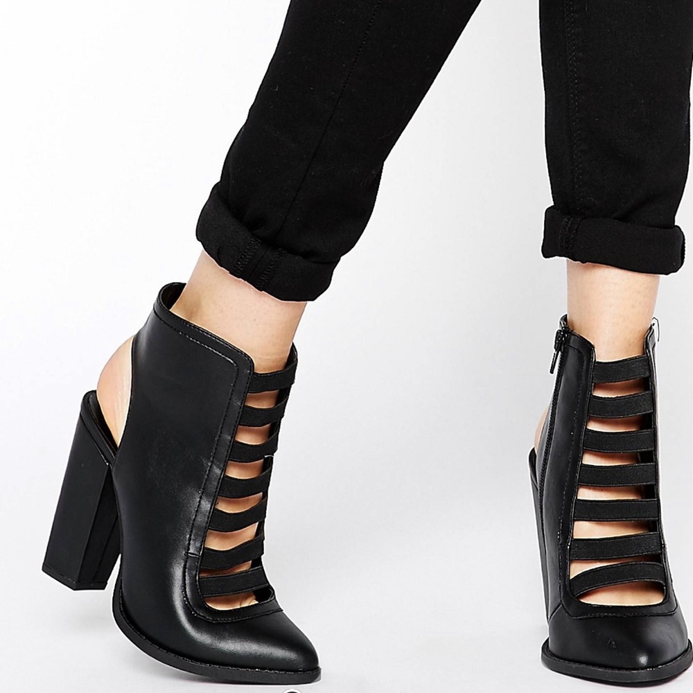 New Look Wide Fit Edgy Multi Strap Boots - ASOS